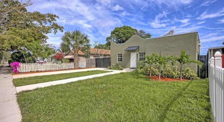 Charming rental apartment | Pets are welcome in West Palm Beach, FL