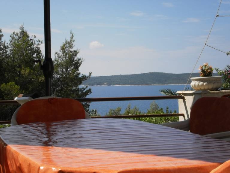 Rental apartment with terrace & barbecue — photo 4