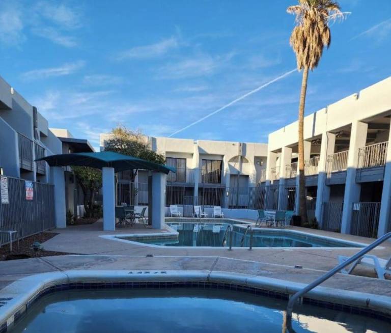 Las Palmas Airport Inn — photo 3