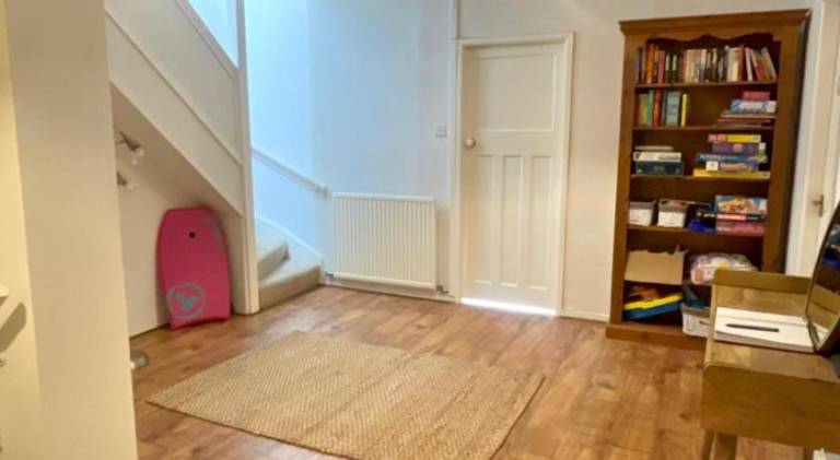 Lovely big 3 bedroom maisonette close to the beach — photo 3