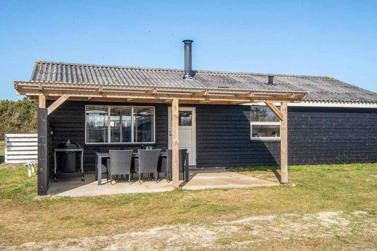 House with patio in Ringkobing