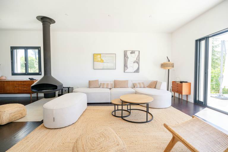 Family-oriented beautiful vacation home with private pool, yard & patio | Perfect for remote work | Pets allowed — photo 3