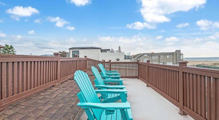 Vacation home | Beach nearby | Pet-friendly in Newport