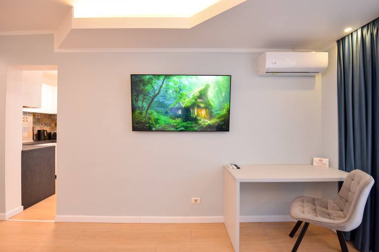 Children-friendly apartment | Next to Stavropoleos Monastery | City view | Dogs allowed — photo 5