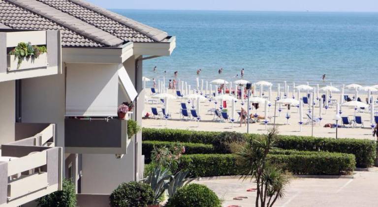 Beautiful serviced apartment with garden | Close to the beach | Pet-friendly — photo 4
