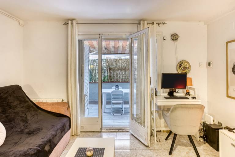 Apartment with patio & fast internet | Good for workation — photo 3
