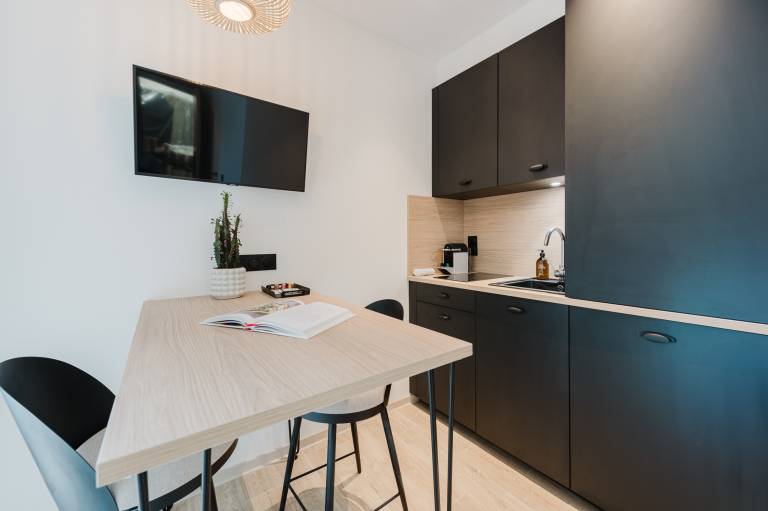 Aparthotel with terrace — photo 2