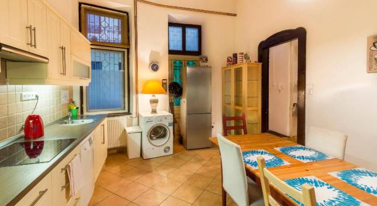 Fully equipped rental apartment | Close to Dohány Street Synagogue | Perfect for remote work | Pets allowed — photo 4