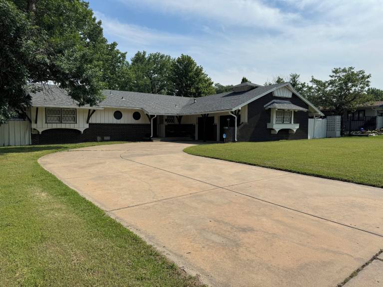 House Chisholm Creek