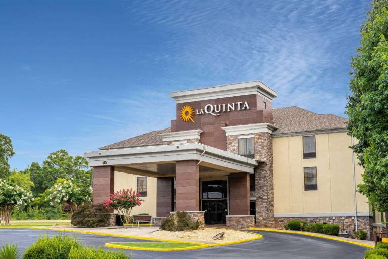 La Quinta Inn & Suites by Wyndham Covington in Covington, GA