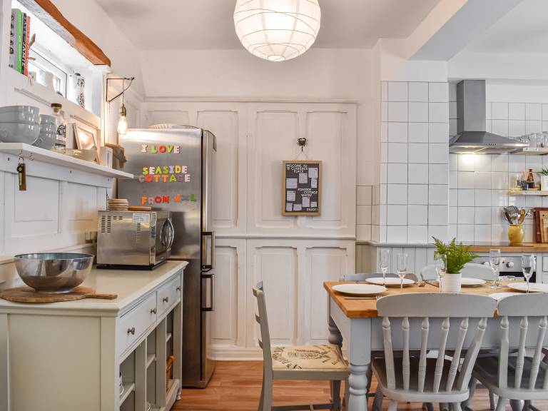 Cottage | River view in Whitby
