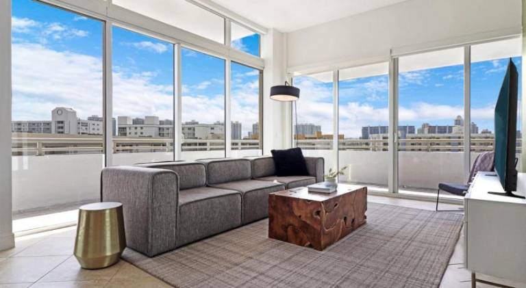 Roami at Sunny Isles — photo 2