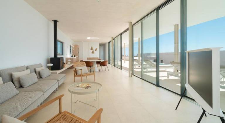 Villa with hot tub, private pool & yard | Good for workation — photo 3
