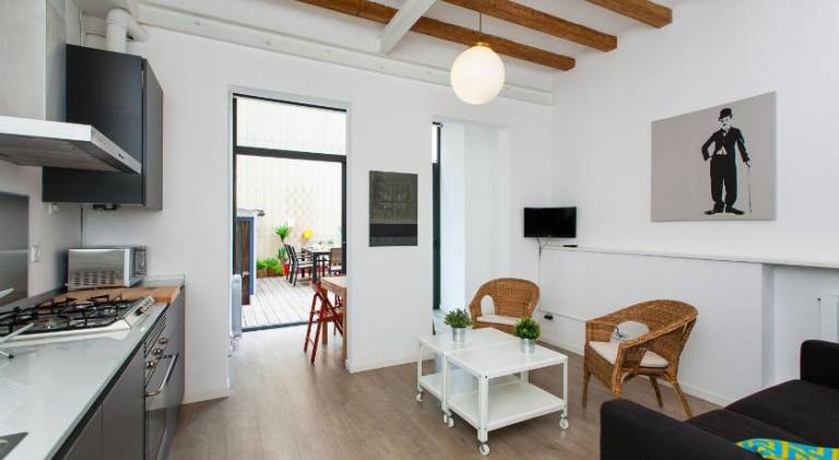 Holiday apartment with terrace | Close to Casa Milà | Perfect for remote work | Dogs allowed — photo 2