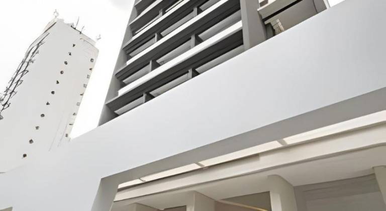 Apartment with pool — photo 4