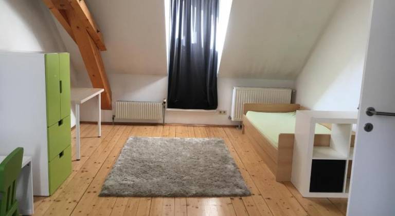 Dachgeschosswohnung mit 2 Schlafzimmern — photo 4