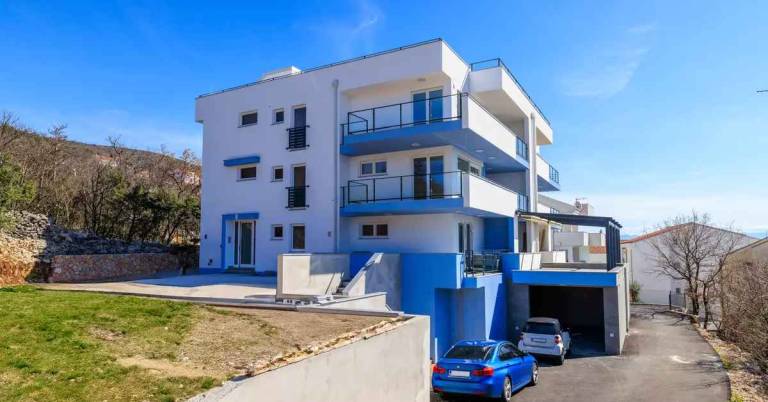 Beautiful holiday apartment with jacuzzi | Sea view | Pets allowed in Crikvenica