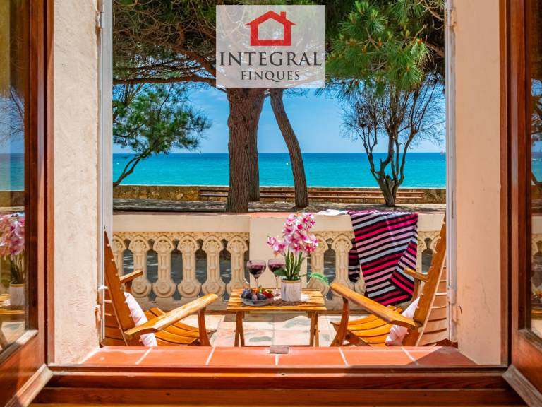 House with yard in Calella