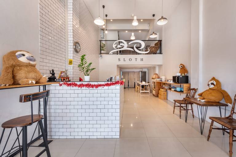 Sloth Hostel DonMueang Airport