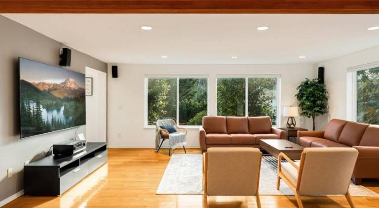 Vacation home with hot tub — photo 3