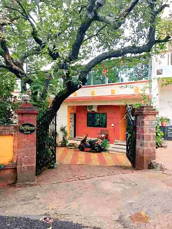 Villa with yard — photo 4