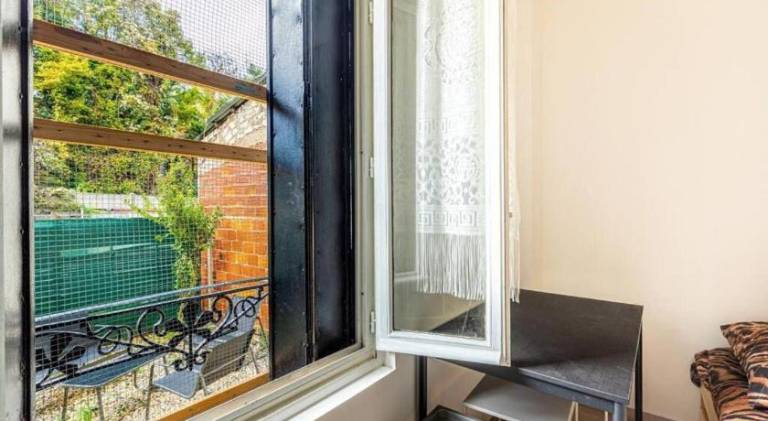Rental apartment with patio & garden | Perfect for remote work in Bobigny