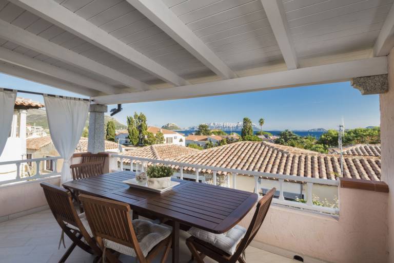 Villetta has two levels with beautiful sea view and located in front of a small park for children an — photo 4