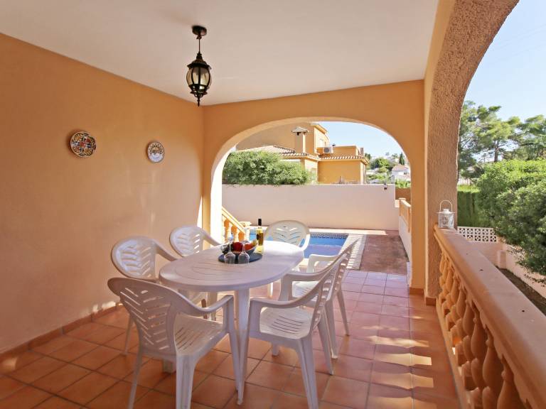 Vacation home with private pool, grill & garden — photo 4