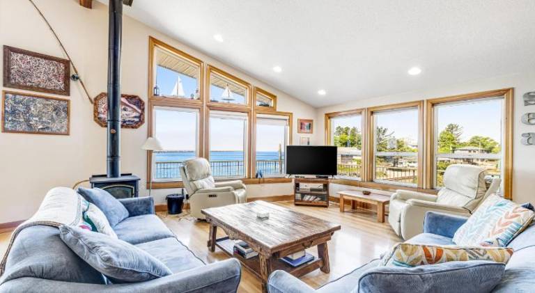 Nice vacation home | Dogs allowed in Tillamook, OR