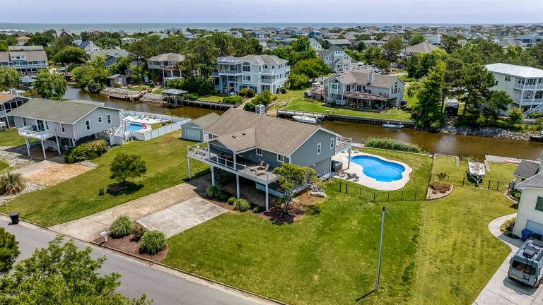 Coastal Breeze 1890 ft to the beach Private Pool, Hot Tub, and Dog Friendly — photo 3