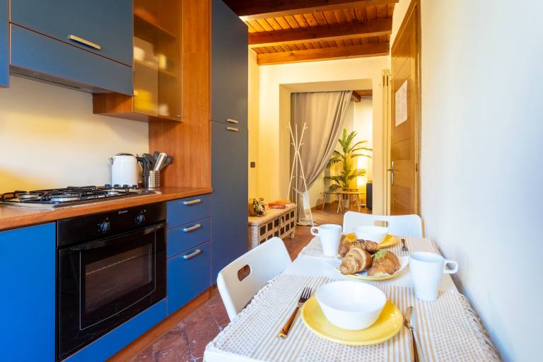 Family-friendly rental apartment with patio | Close to Como Cathedral | City view | Dogs allowed — photo 3