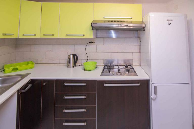 Lovely studio with patio & yard | Pets allowed — photo 4