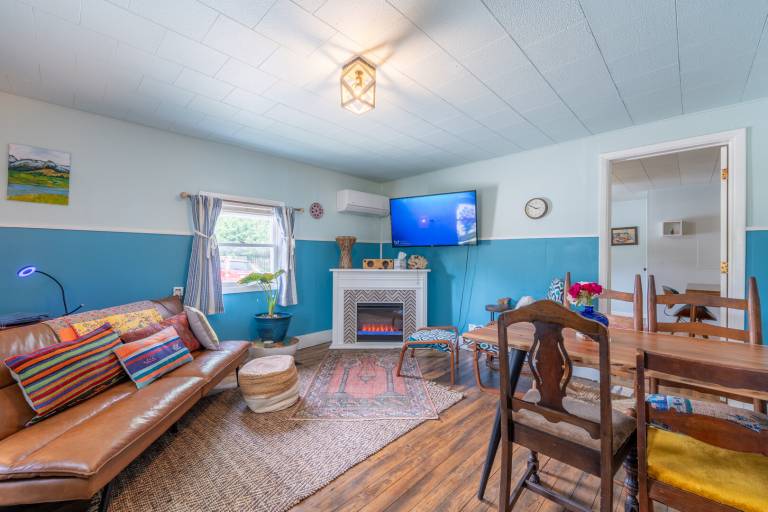 Rental apartment with yard — photo 2