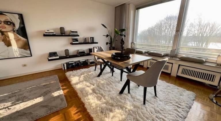Apartment with yard — photo 2