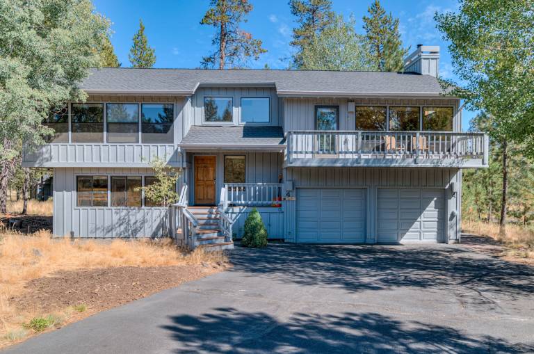 Family-oriented house with fast internet, barbeque & jacuzzi | Mountain view | Pets allowed — photo 2