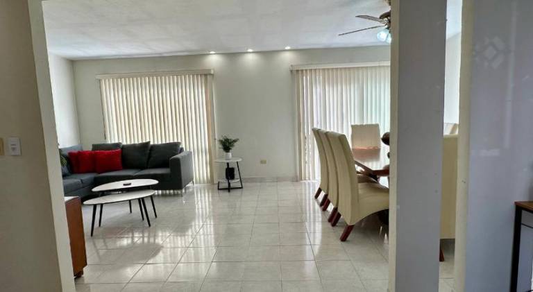 300 m&sup2; Ferienhaus