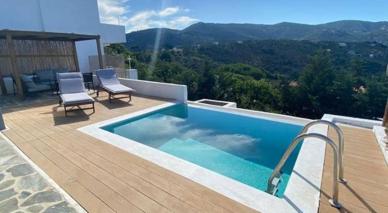 Charming villa with pool | Next to the beach | Pets are welcome in Skiathos