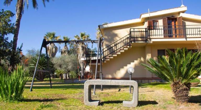 Vacation home with 3 rooms for 6 persons in Pula
