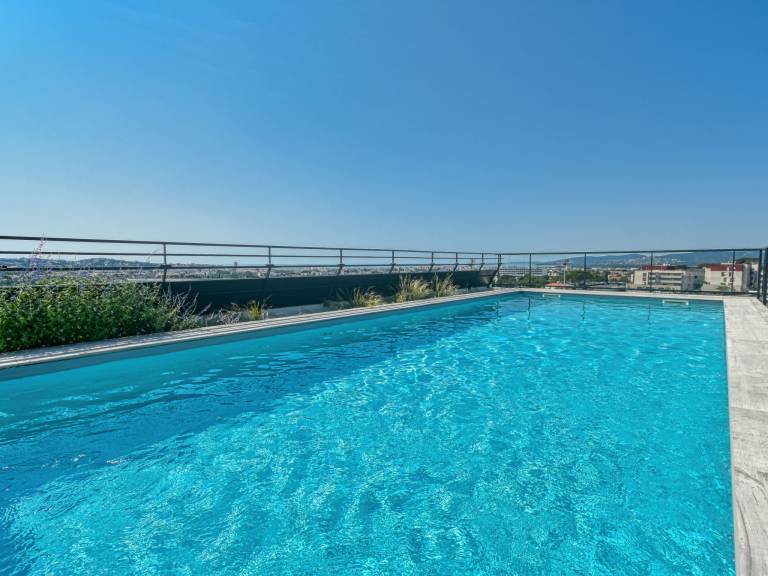 Fully equipped holiday apartment with yard, terrace & pool | Pet-friendly — photo 4