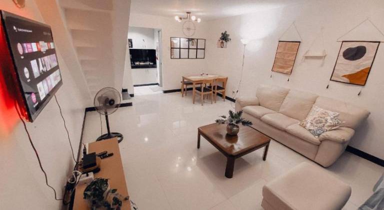 Cozy Themed 2BR TownHouse - near Clark Airport - TRP1 in Angeles City