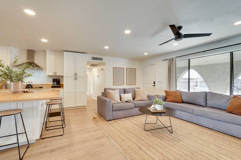 Pool, Grill & Fire Pit: Pet-Friendly Arizona Home — photo 5
