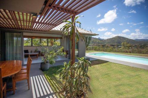 Villa  Black River