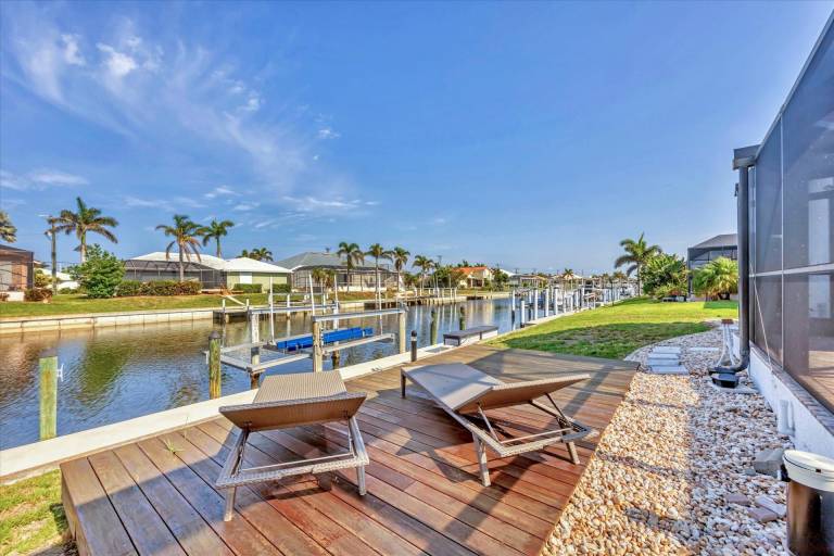 Child-friendly vacation home with private pool & BBQ | Water view | Good for workation | Pet-friendly — photo 5