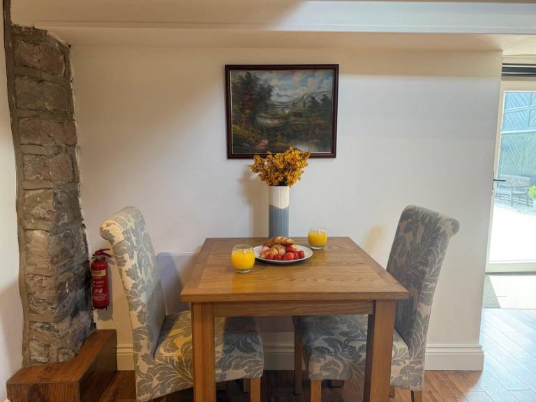 Cottage with barbeque & garden — photo 4
