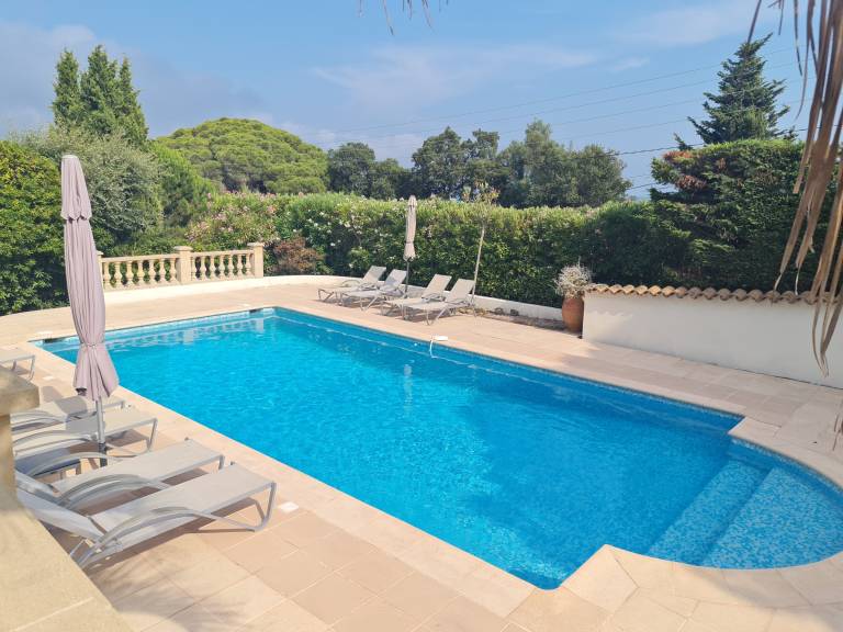 Villa with private pool & barbecue — photo 4