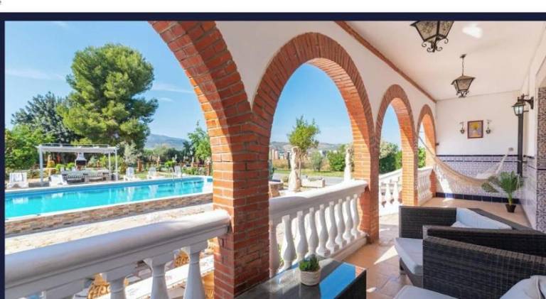 Nice house with terrace, BBQ & private pool | Pets allowed — photo 3