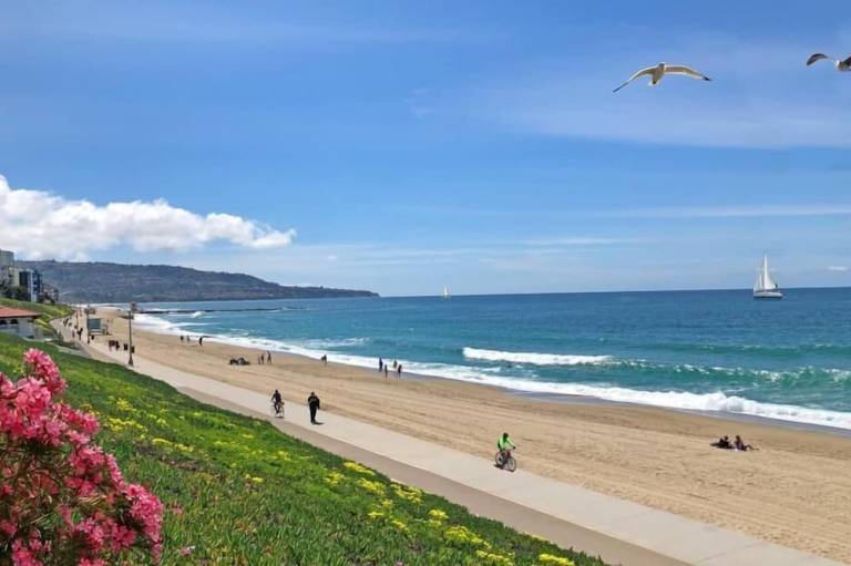 Redondo Inn and Suites