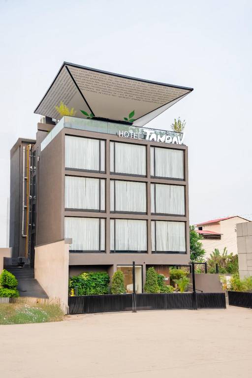 Hotel Tandav Ujjain in Indore