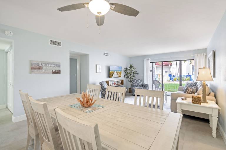 Fully equipped beautiful condo with BBQ & pool | Close to the beach | Pet-friendly — photo 5