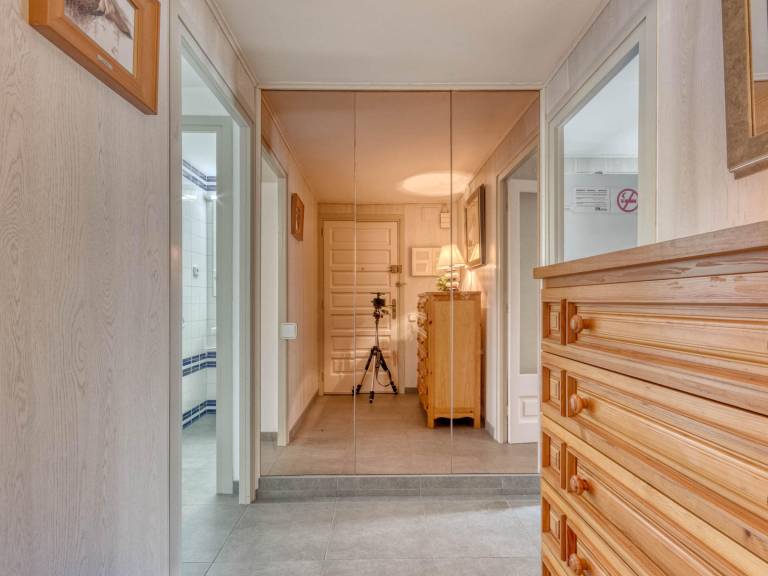 Rental apartment with pool & yard — photo 3